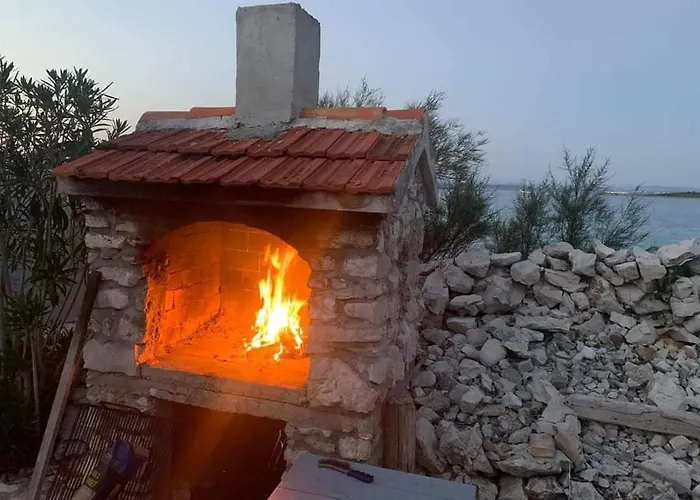 Vikendica Secluded Fisherman's Cove Matuskovica, Pasman - 11343